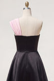 Vestido de bienvenida corto negro rosa en línea en A, un solo hombro, con flor en 3D