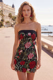 Vestido de bienvenida a casa negro bordado con rosa roja sin tirantes
