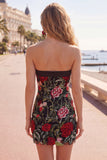 Vestido de bienvenida a casa negro bordado con rosa roja sin tirantes