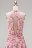 Vestido corto de bienvenida rosa con cuello halter y lentejuelas en línea A con flores 3D