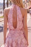 Vestido corto de bienvenida rosa con cuello halter y lentejuelas en línea A con flores 3D