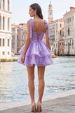Vestido de bienvenida a casa con perlas lilas y cuento de hadas con capas en la espalda