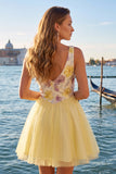 Vestido de bienvenida a casa amarillo de cuello en V con lentejuelas florales en línea A
