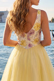 Vestido de bienvenida a casa amarillo de cuello en V con lentejuelas florales en línea A