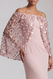 Sirena burdeos con hombros descubiertos y vestido midi de madre de la novia con capa