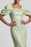 Vestido Midi de Madre de la Novia con lentejuelas de sirena verde claro y mangas abullonadas
