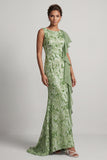 Vestido largo de madre de la novia con volantes sirena de sirena champán con cuello bateau