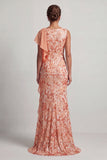 Vestido largo de madre de la novia con volantes sirena de sirena champán con cuello bateau