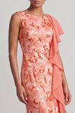 Vestido largo de madre de la novia con volantes sirena de sirena champán con cuello bateau