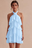 Vestido blanco floral de chiffon con escote halter en línea A y volantes