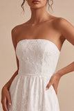 Vestido blanco pequeño blanco sin tirantes floral con volantes