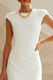 Vestido blanco pequeño de escote redondo con manga alta y manga alta