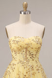 Vestido amarillo de bienvenida de lentejuelas sin tirantes y tirantes
