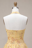 Vestido de bienvenida a casa, con escote amarillo y escote halter, bordado con flores