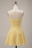 Vestido corto de bienvenida A-Line amarillo con cuentas con tirantes finos perlas florales