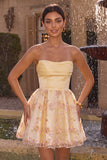 Vestido de bienvenida de bienvenida floral bordado sin tirantes amarillo claro en línea A
