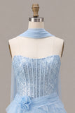 Corsé azul celeste, lentejuelas, vestido sin tirantes sin tirantes y bufanda de cuello azul celeste
