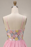 Vestido de bienvenida rosa rosa con tirantes finos y lentejuelas
