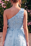 Vestido largo de línea azul claro de un solo hombro con flores 3D