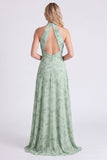 Vestido largo de dama de honor Sage A-line con escote halter, chiffon floral y abertura