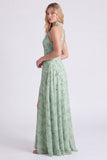 Vestido largo de dama de honor Sage A-line con escote halter, chiffon floral y abertura