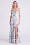 Vestido largo de dama de honor azul claro con filetes y filetes largos de chiffon en línea A