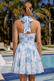 Vestido de bienvenida a casa, cuello halter azul claro, floral fruncido y con escote en línea A
