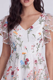 Vestido de graduación floral marfil de escote en V con volantes