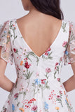 Vestido de graduación floral marfil de escote en V con volantes