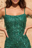 Vestido corto de bienvenida a casa con lentejuelas verde oscuro de hombro frío y flecos