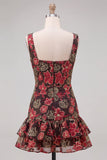 Vestido de bienvenida corto ajustado con escote bateau de flores rojas y volantes