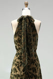 Vestido formal largo de terciopelo floral con escote halter, escote oliva