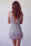Vestido corto de bienvenida corto de homecoming, corto bodycon cuello en V de lavanda lavanda polvoriento con plumas