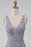 Vestido corto de bienvenida corto de homecoming, corto bodycon cuello en V de lavanda lavanda polvoriento con plumas