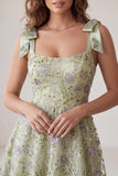 Vestido corto de bienvenida corto de Sage Sage A-line floral con tirantes gruesos