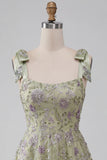 Vestido corto de bienvenida corto de Sage Sage A-line floral con tirantes gruesos