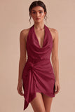 Vestido blanco sin espalda con corte de carrosserie con cordón halter