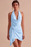 Vestido blanco sin espalda con corte de carrosserie con cordón halter