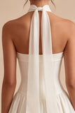 Vestido de despedida de soltera sin tirantes en línea A con bufanda al cuello