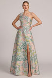 Vestido largo de madrina floral de jacquard de corte en línea A con diseño asimétrico de un solo hombro y abertura