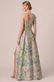 Vestido largo de madrina floral de jacquard de corte en línea A con diseño asimétrico de un solo hombro y abertura