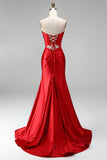 Vestido de graduación sin tirantes Sirena con cola de satén rojo y abertura