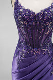 Sirena con purpurina, lentejuelas, corsé fruncido, vestido largo morado con abertura