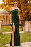 Vestido formal largo de un hombro con cuentas y funda verde oscuro asimétrico
