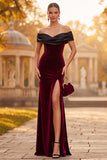 Vestido formal maxi de veludo burdeos con funda descubierta y abertura