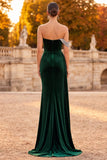 Vestido formal Maxi de terciopelo verde oscuro con un hombro fruncido y pedrería