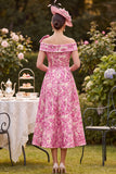 Vestido rosa de la madre de la novia con estampado floral de línea A con hombros descubiertos y lazo