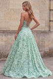 Vestido largo de floral de graduación verde claro de tirantes sin tirantes