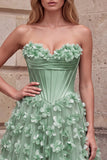Vestido de graduación de fin de curso de satén sin tirantes de corsé verde A-Line con aplicaciones florales 3D