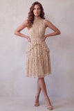 Vestido de cóctel midi sin mangas con volantes y cuello alto lentejuelas